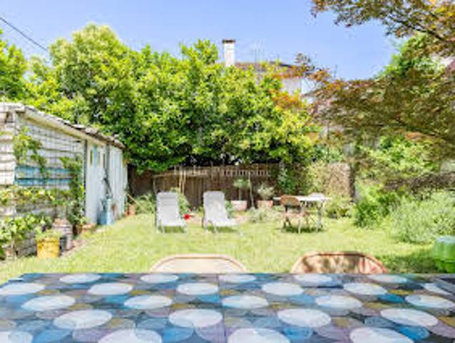 Maison avec jardin et terrasse