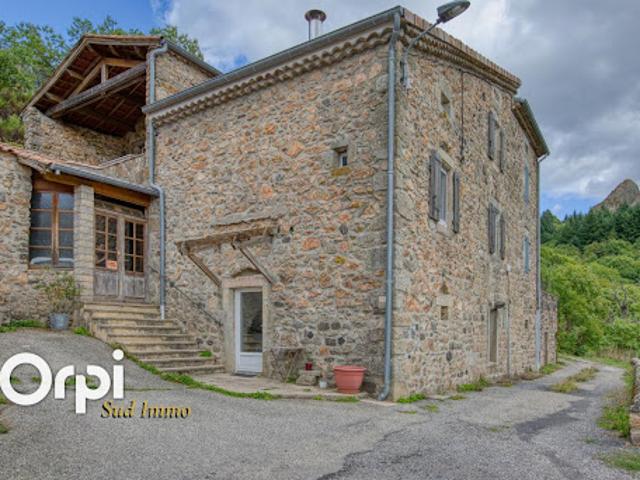 Maison contemporaine avec terrasse