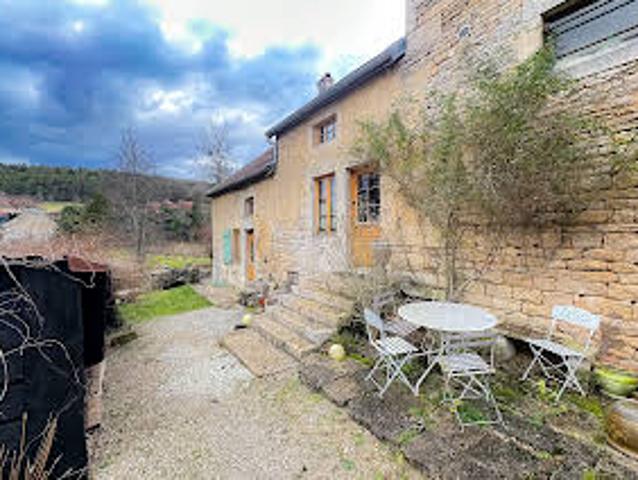 Maison avec jardin et terrasse