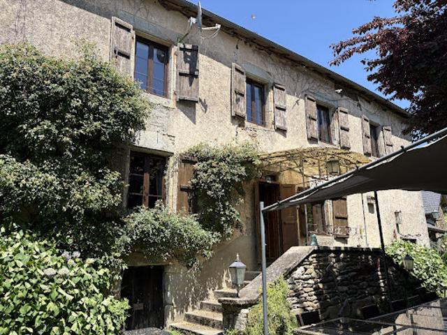 Maison avec jardin et terrasse