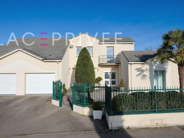 Maison avec terrasse