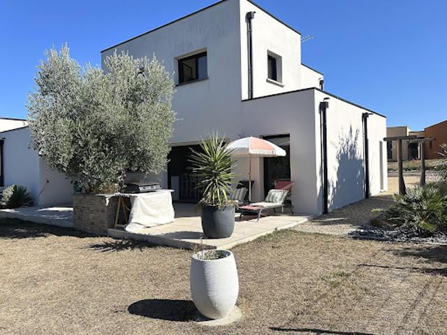 Maison avec jardin et terrasse