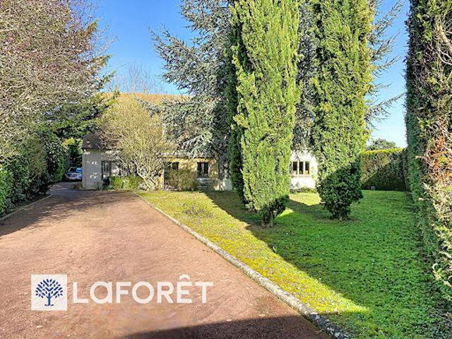 Maison avec jardin et terrasse