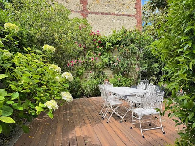 Maison avec jardin et terrasse