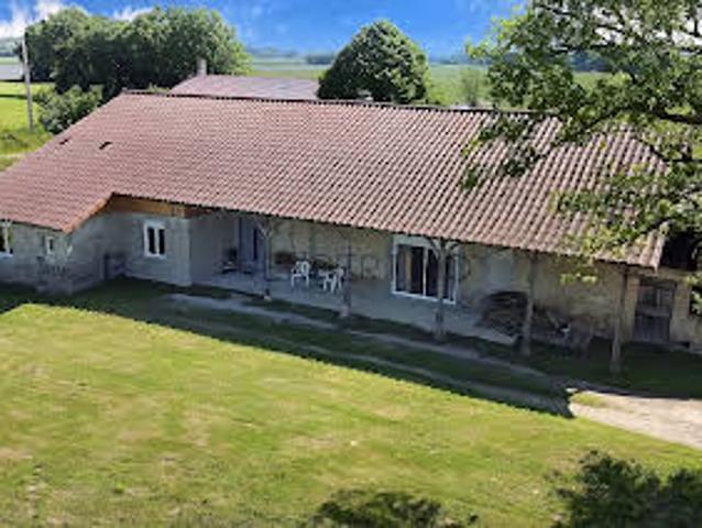 Maison avec jardin et terrasse