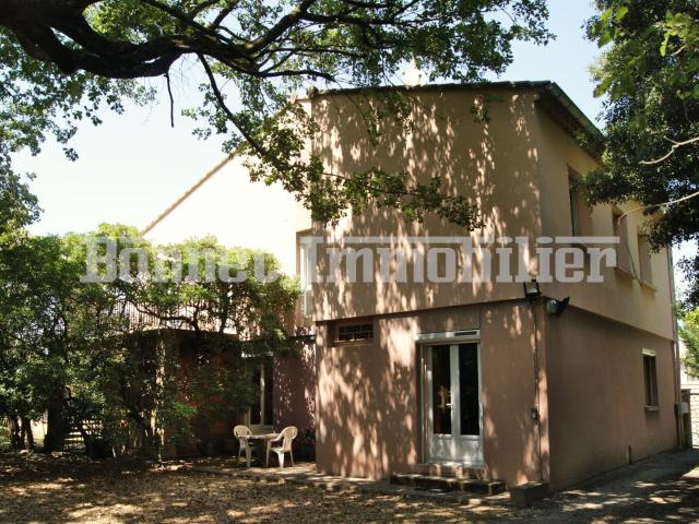 Maison avec terrasse à acheter pour grande famille à Valréas