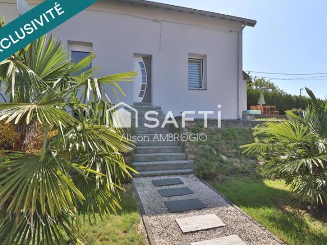 Maison avec terrasse, jardin et piscine