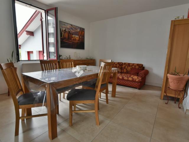 Maison Avec Un T2 Meublé Et Local 184m² Dax