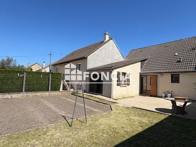 Maison avec une chambre de plain pied et salle d'eau