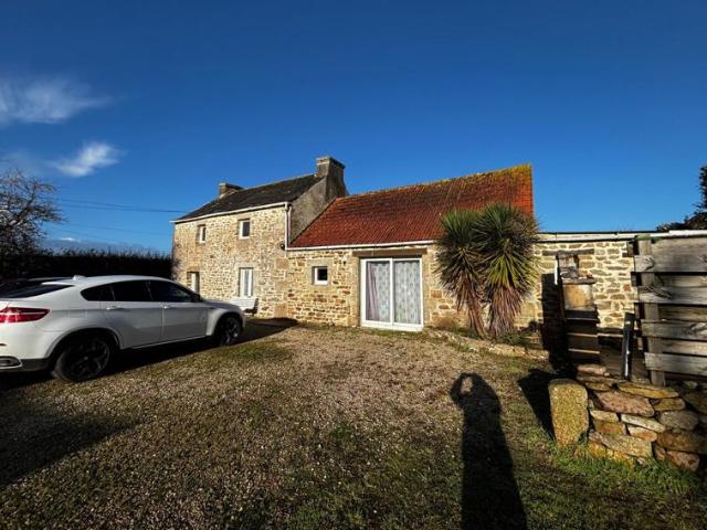 Maison avec une dépendance et jardin constructible