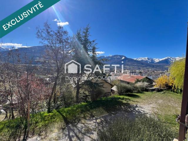 Maison avec une superbe vue à proximité des commerces