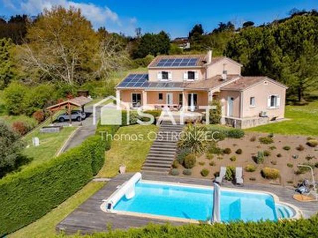 Maison avec vue dominante et piscine au calme
