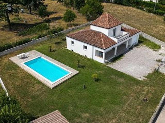Maison avec vue dégagée et piscine