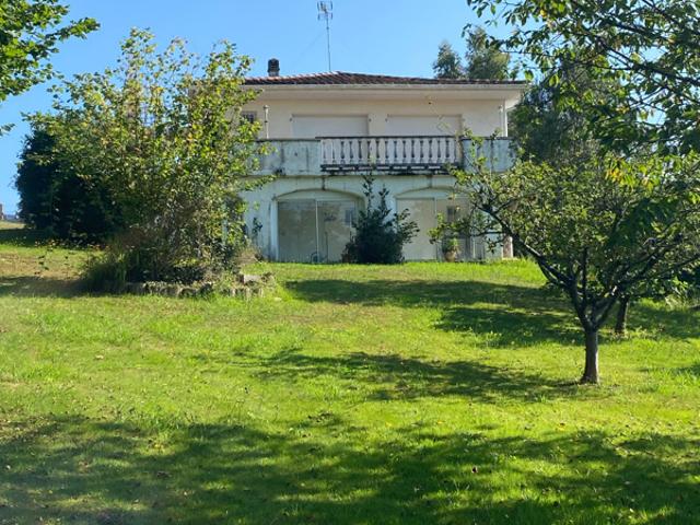 Maison avec vue imprenable et fort potentiel sur un grand te