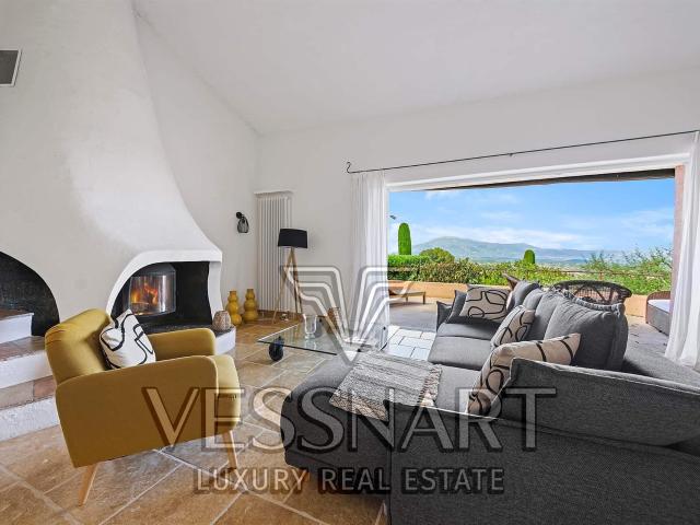 Maison avec vue montagne et mer dans un domaine prestigieux 205m² Mougins
