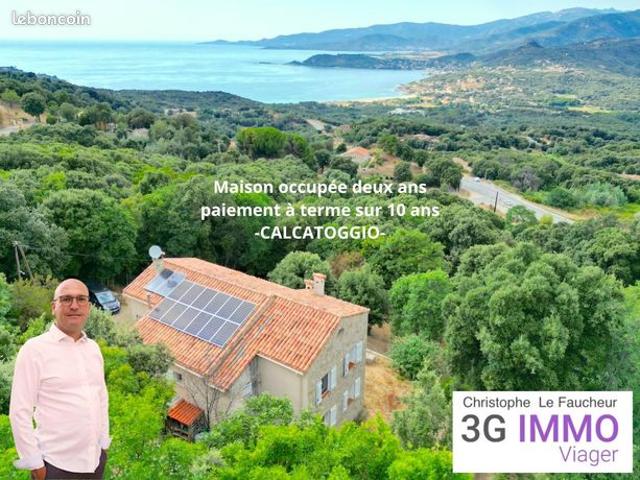Maison avec vue mer/montagne / DUH de 2 ans seulement / Terrasse et parking / Calcatoggio