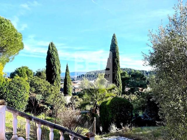 Maison avec vue sur la colline 165m² Jonquerettes
