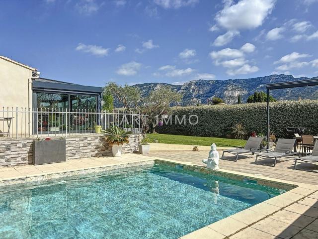 Maison Avec Vue Sur Le Luberon Et Piscine 204m² Taillades