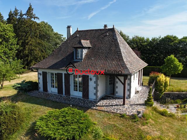 Maison avec vue panoramique 103 m2 Terrain de 3 200 m2 Junhac