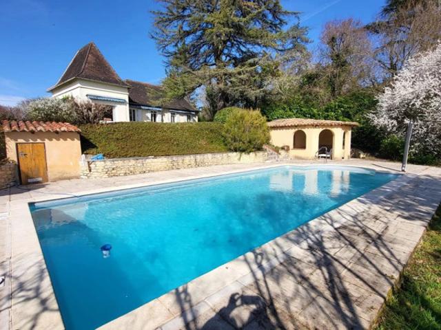 Maison avec vue panoramique et piscine – Proche Bergerac