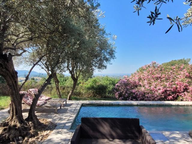 Maison avec vue panoramique, piscine et gite 280m² La Garde Adhémar