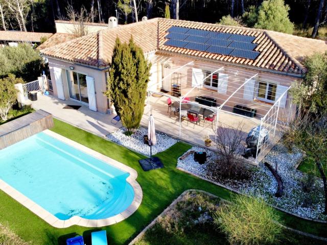 Propriété composée d'une maison T4 de plain pied, un T2 indépend