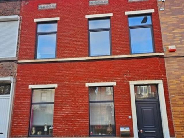 Maison avec atelier et entrepôt
