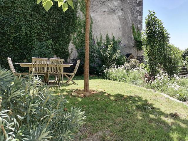 Maison avec belle vue et jardin au coeur de Monflanquin 190m² Monflanquin