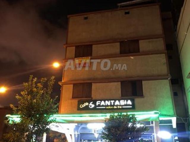 Maison avec cafe un seul titre