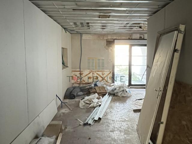 Maison avec cour à finir de rénover