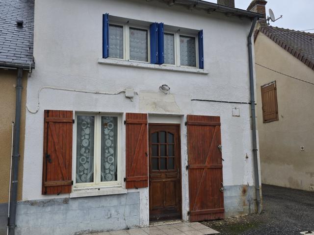 Maison avec cour et jardin