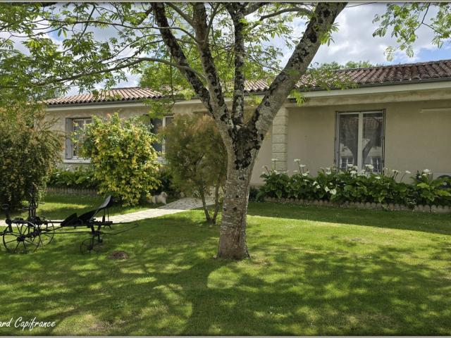 Maison AVEC CLIMATISATION à vendre 5 pièces VARAIZE 17 PLAIN PIED SUR 2383M² DE TERRAIN ENTIEREMENT CLOS