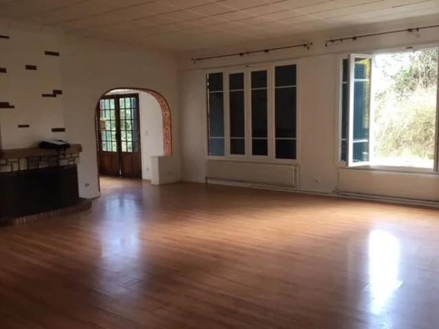 MAISON AVEC DEPENDANCE ET GRAND JARDIN MONTAINVILLE 78