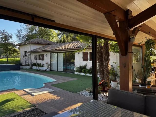 Maison avec dépendance et piscine