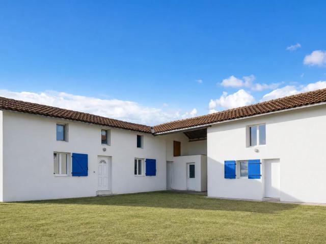 Maison avec dépendance et vue sur Pyrénées