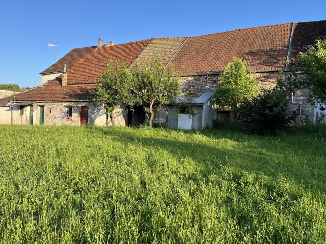 Maison avec dépendances