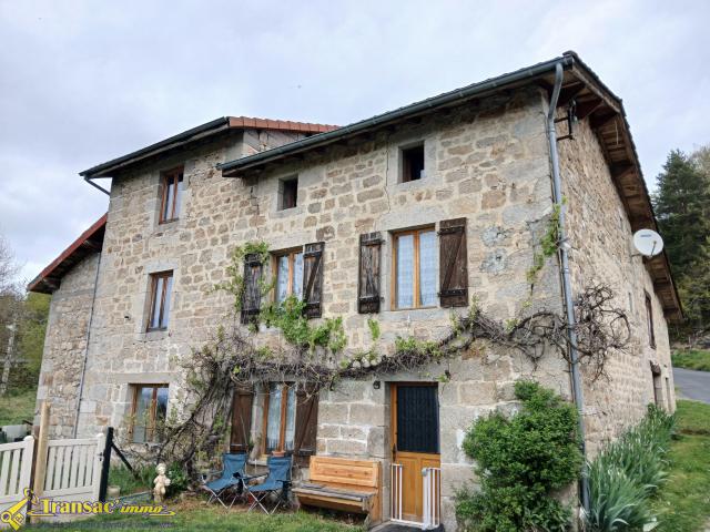 Maison avec dépendances