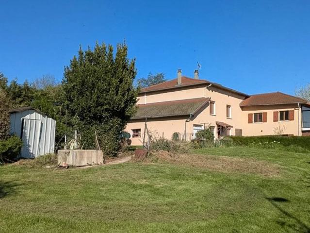 Maison avec dépendances