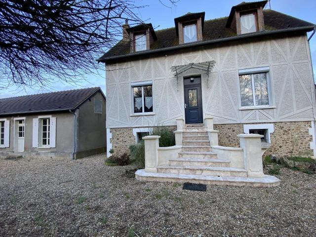 Maison avec dépendances en Normandie 172m² Verneuil d'Avre et d'Iton