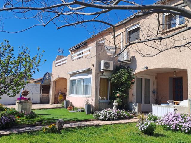 Maison avec dépendances et jardin