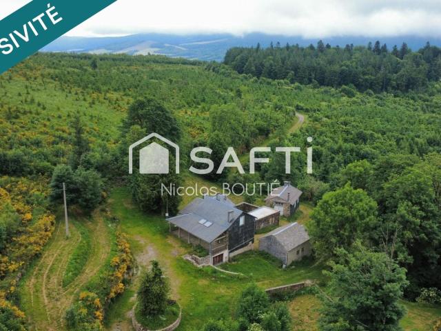 Maison avec dépendances sur terrain de 3,2 ha 168m² Lacaune