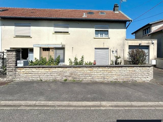 Maison avec deux garages