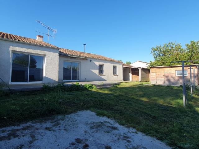 Maison avec deux garages