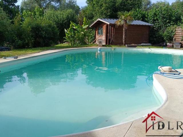 maison avec deux logements et piscine