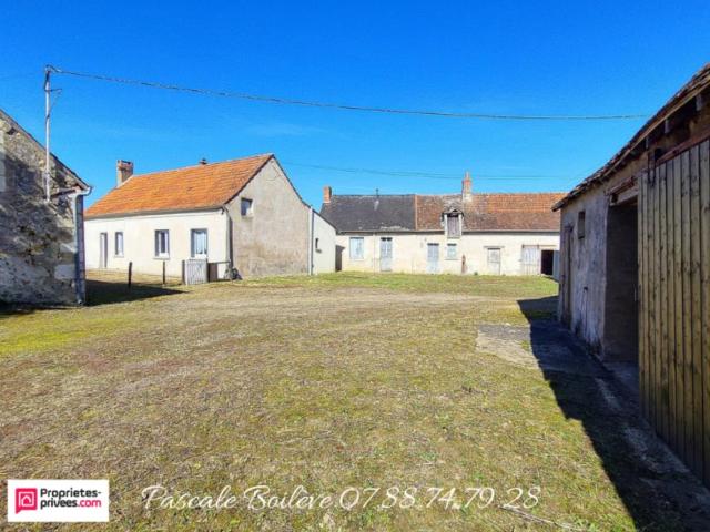 Maison avec diverses dépendances sur terrain de 3 000 m² Vernoil le Fourrier 49390