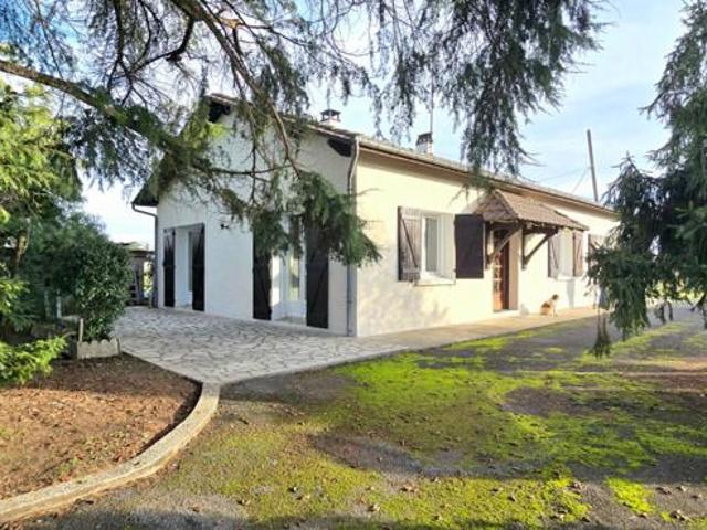 Maison avec double garage, parc