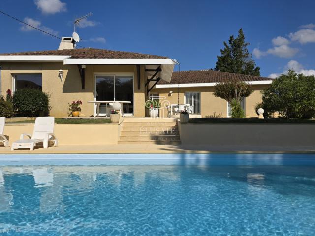 MAISON AVEC DOUBLE HABITATION T7 203M2 EN CAMPAGNE AVEC TERRAIN DE 4250M2 ET GARAGE / PROCHE EAUZE