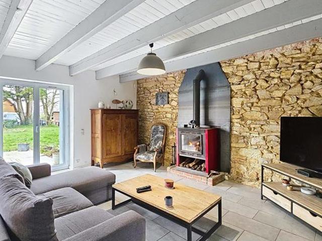 Maison avec du cachet et vue dégagée sur la campagne