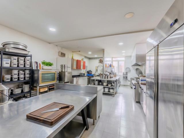 MAISON AVEC FONDS DE COMMERCE EMPLACEMENT IDÉAL