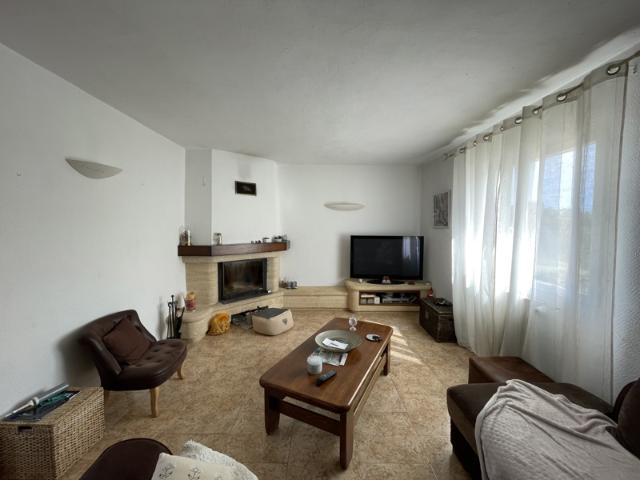 Maison avec garage et dépendance 400m2